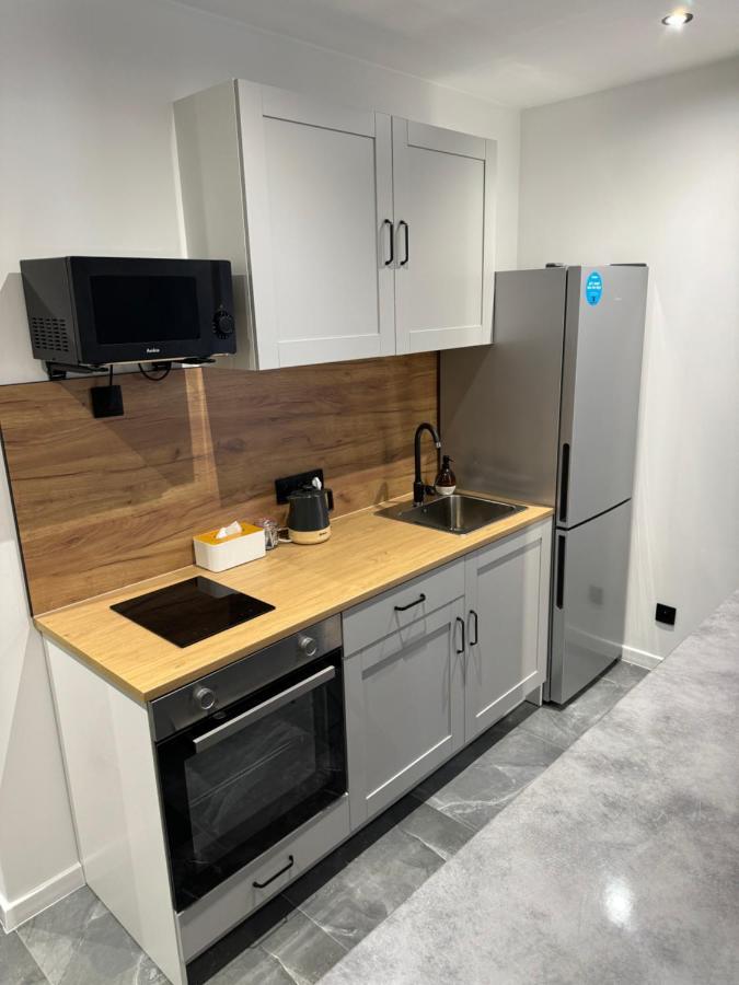New Jersey Apartments Parking On Street Катовице Екстериор снимка